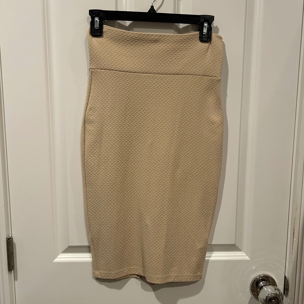 BEBE Nude Textured Pencil Skirt